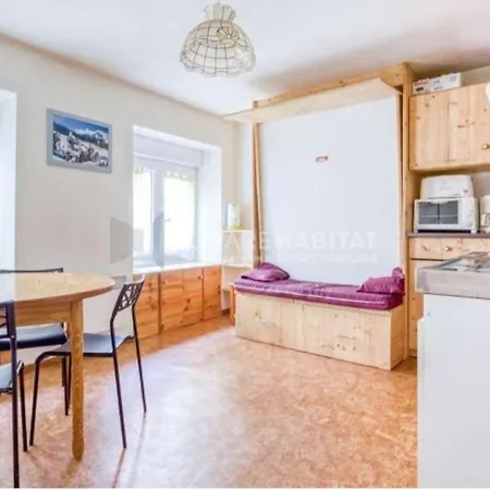 4 Personnes + Parking Prive Апартаменты *
