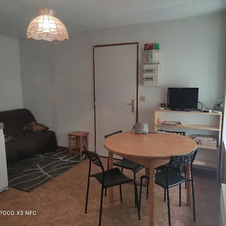 4 Personnes + Parking Prive