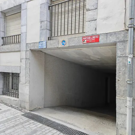 Apartment 4 Personnes + Parking Prive *